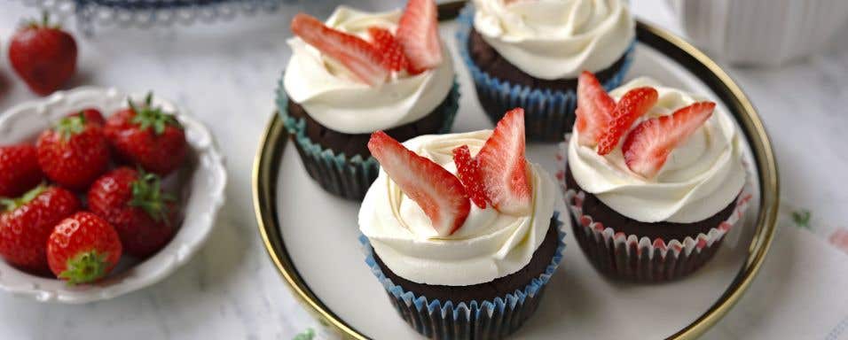 Cupcakes s motýlky z jahod