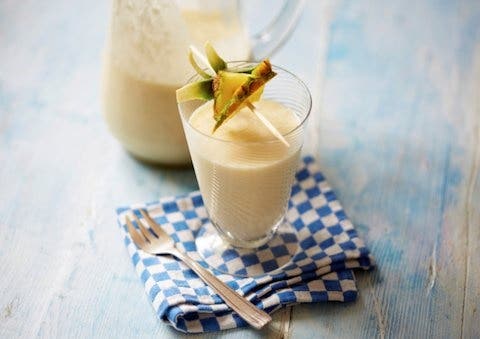 Chlazený krém zabaglione s ananasem