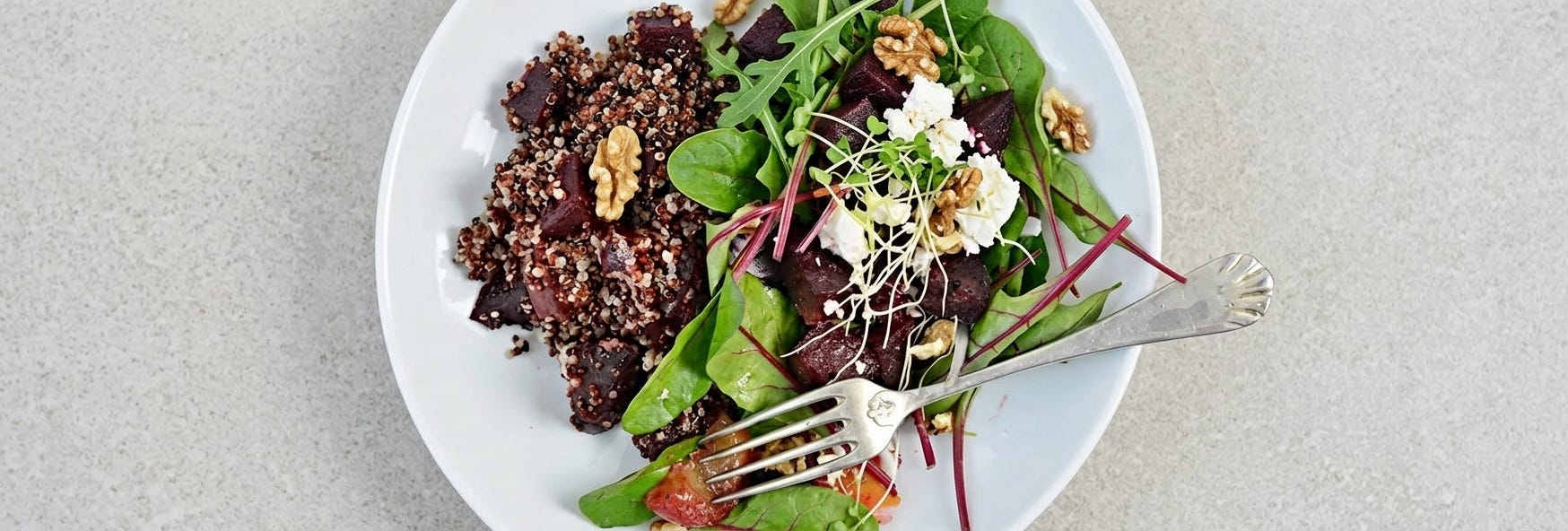 Quinoa s pečenou červenou řepou