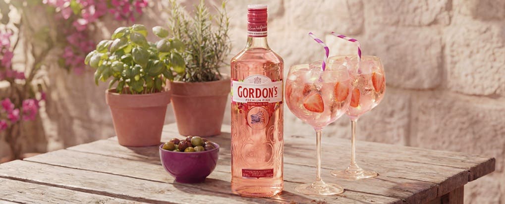 Gordon's Pink Gin & Tonic drink