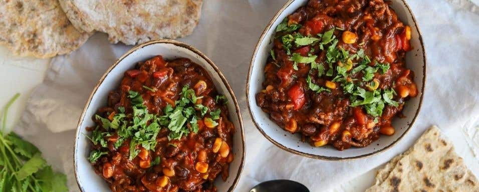Chilli con carne s žitnými plackami