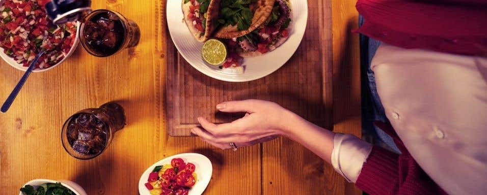 Telecí saltimbocca a středomořský bramborový salát