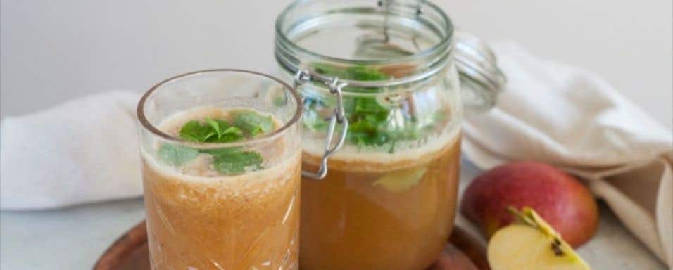 Jablečná limonáda s nektarinkou a meduňkou