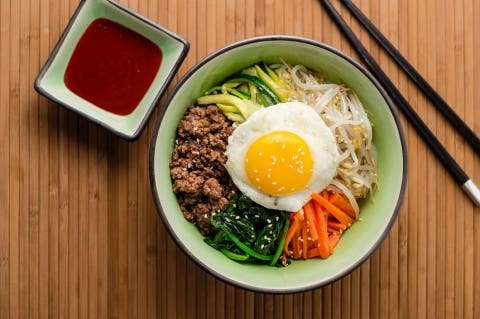 Hovězí bibimbap