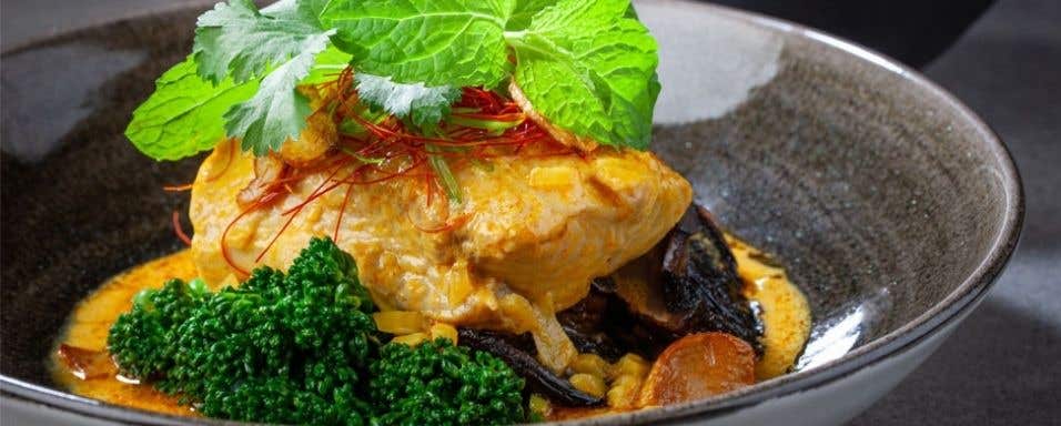 Pomalu vařený sumeček africký v curry omáčce