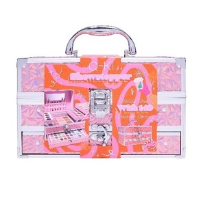 Q-KI Christmas showstopper vanity case