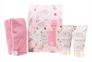 The Kind Edit Co. Spa botanique Shower Pamper Set